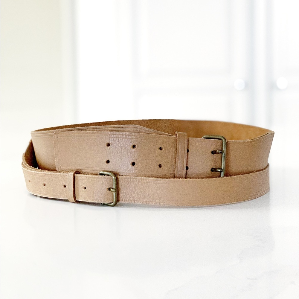 Elegant Tan Leather Belt